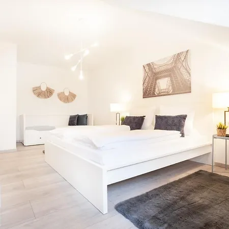 아파트 Centerapartment, Wifi, Smarttv, Full Kitchen, Netflix, Pottbude In *