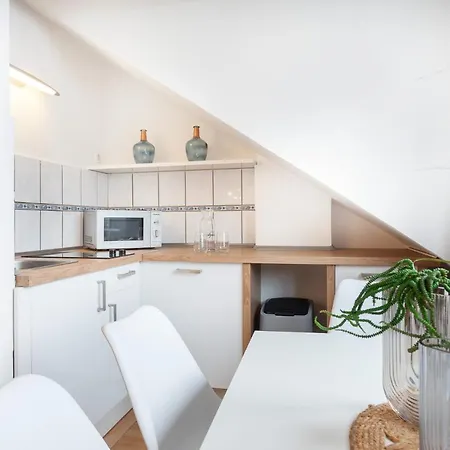 아파트 Centerapartment, Wifi, Smarttv, Full Kitchen, Netflix, Pottbude In *